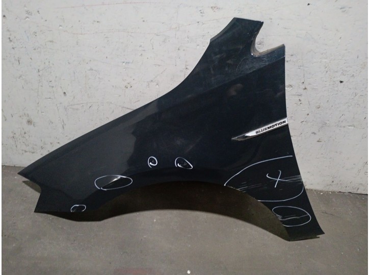 Replacement left front fender for Volkswagen Golf VII Variant (BA5, BV5) 1.6. OEM/IAM references: 5G0821105A 5G0821105A