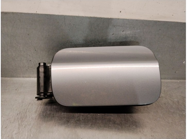 Replacement exterior fuel filler flap for BMW 5 Series Touring (F11) 520d, OEM/IAM references 7217767 51177206558