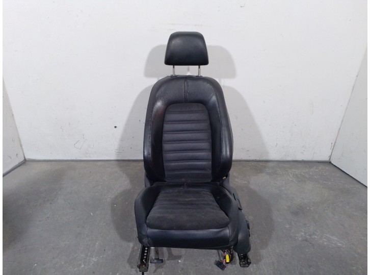 Replacement left front seat for Volkswagen Passat B6 (3C2) 2.0 TDI 16V, OEM/IAM references 3C0881105M 3C0881105M