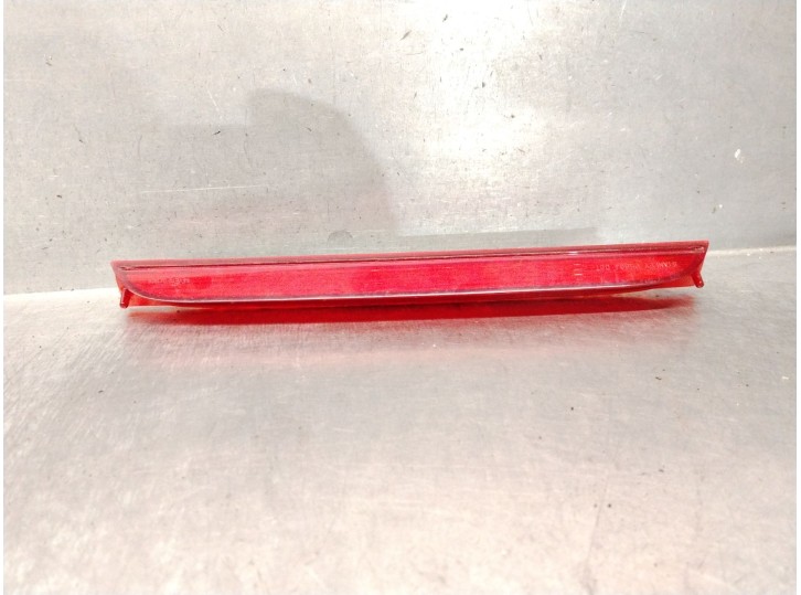 Replacement center brake light for Mazda CX-7 (ER) 2.2 MZR-CD AWD (ER10A); OEM/IAM references: EG2151580C EG2151580C