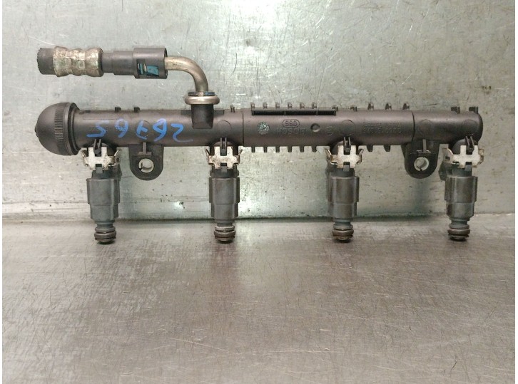 Replacement fuel injector rail for Opel Corsa C (X01) 1.2 (F08, F68); OEM/IAM references: 817303 0280151076