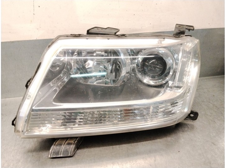 Replacement left headlight for Suzuki Grand Vitara II (JT, TE, TD) 2.4 4WD (JB424), OEM/IAM reference 3532065JB2 353