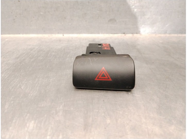 Replacement hazard warning switch for Kia Sportage II (JE_, KM_) 2.0 CRDi, OEM IAM references 937901F000 937901F000