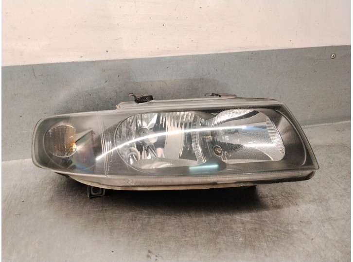 Replacement right headlight for SEAT León (1m1) 1.6 16V, OEM/IAM references 1M1941002D 1M1941016 67742701