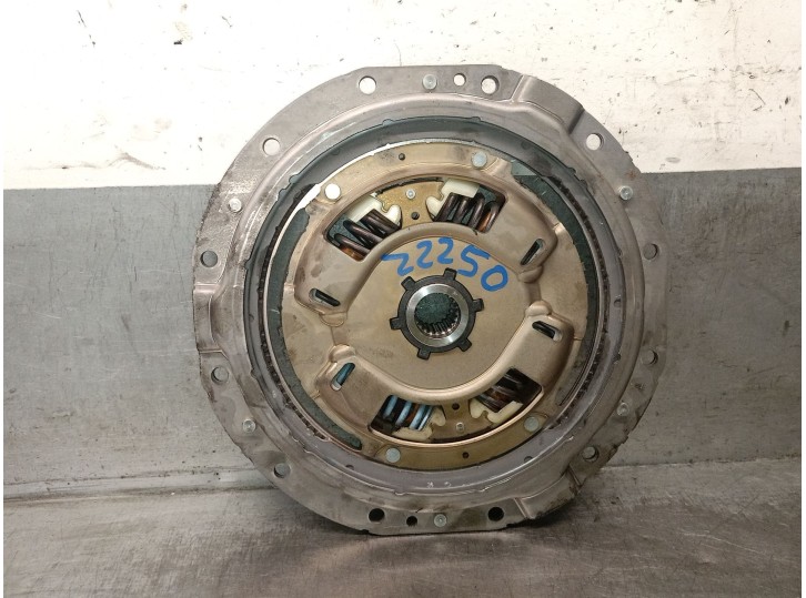 Clutch kit for Toyota Yaris (_P21_, _PA1_, _PH1_) 1.5 Hybrid (MXPH11), OEM/IAM references 31270K0013 31270K0013 2E