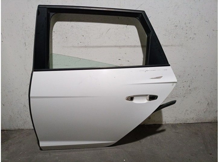 Recambio de puerta trasera izquierda para seat leon st (5f8) 1.5 tgi referencia OEM IAM 5F4833055 5F4833055