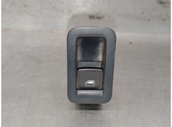 Replacement front right power window switch for Volkswagen Golf VII Variant (BA5, BV5) 1.6, OEM/IAM references 5G0868345 5G08