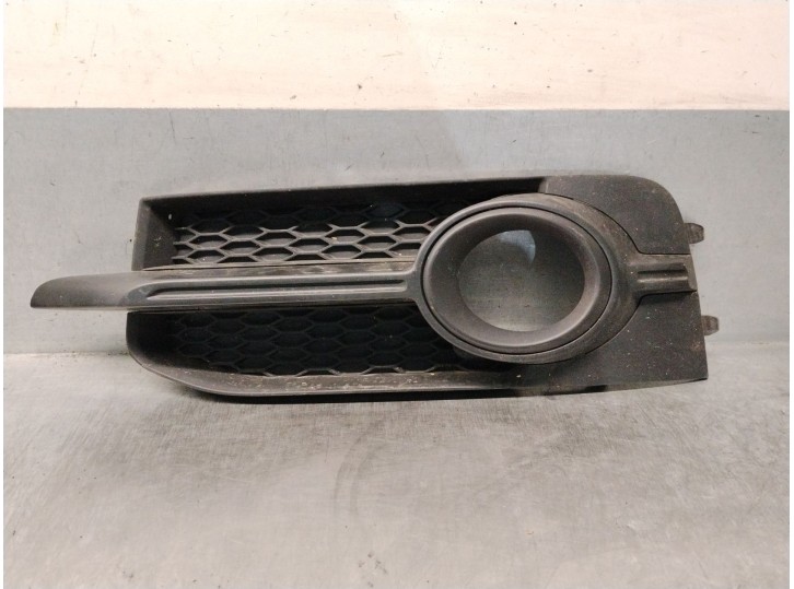 Replacement left bumper grille for Audi A1 (8X1, 8XK) 1.6 TDI, OEM/IAM references 8X0807681B 8X0807681B