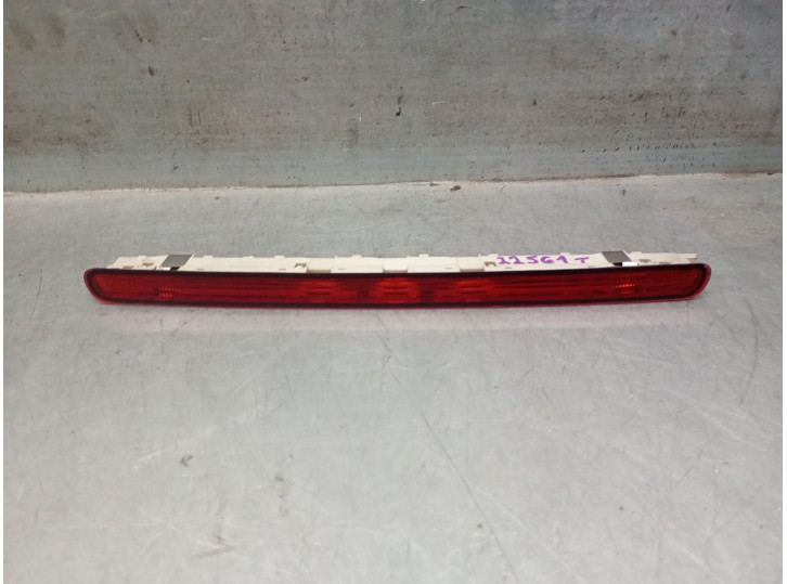 Replacement center brake light for Audi A4 B7 Avant (8ED) 2.0 TDI 16V, OEM/IAM references 8E9945097B 8E9945097B