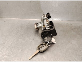 Replacement ignition switch for Suzuki Swift III (MZ, EZ) 1.3 4x4 (RS 413), OEM/IAM references 3710162JB0 3710162JB0