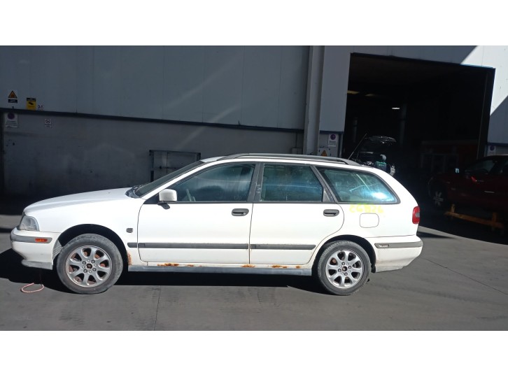 VOLVO V40 STATION WAGON (645)