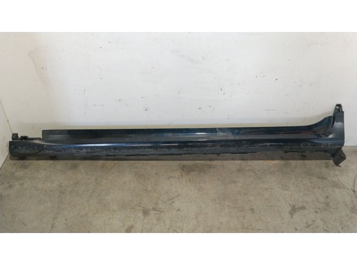Recambio de faldon lateral para bmw x4 (f26) xdrive 20 d referencia OEM IAM 51778052076 51778052076