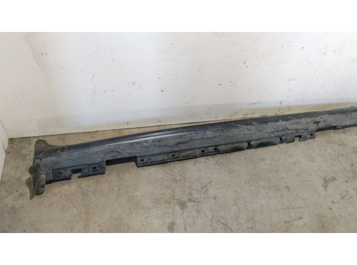 Recambio de faldon lateral para bmw x4 (f26) xdrive 20 d referencia OEM IAM 51778052076 51778052076
