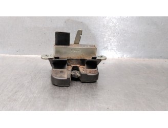 Replacement trunk / liftgate latch for SEAT Leon (1P1) 2.0 TDI 16V, OEM IAM reference 1P0827505B 1P0827505B