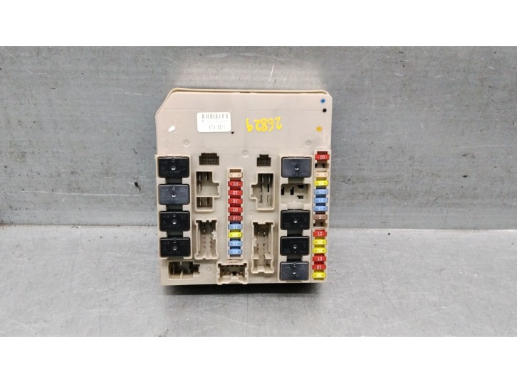 Replacement relay / fuse box for Renault Clio III van/hatchback (SB_, SR_) 1.5 dCi, OEM/IAM reference 6746610