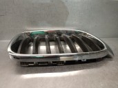 Replacement right bumper grille for BMW X4 (F26) xDrive 20 d, OEM IAM reference 106271 51117338572