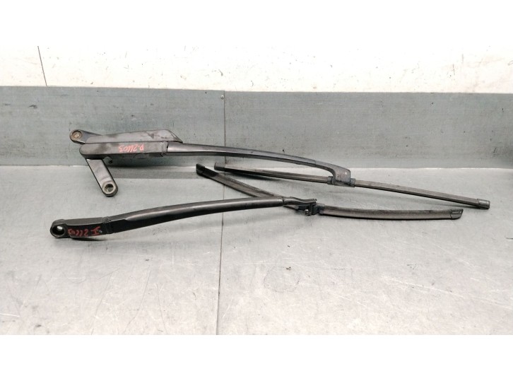 Replacement right front windshield wiper arm for Volkswagen Touareg (7LA, 7L6, 7L7) 3.2 V6, OEM/IAM references 7L0955408D 7L0955