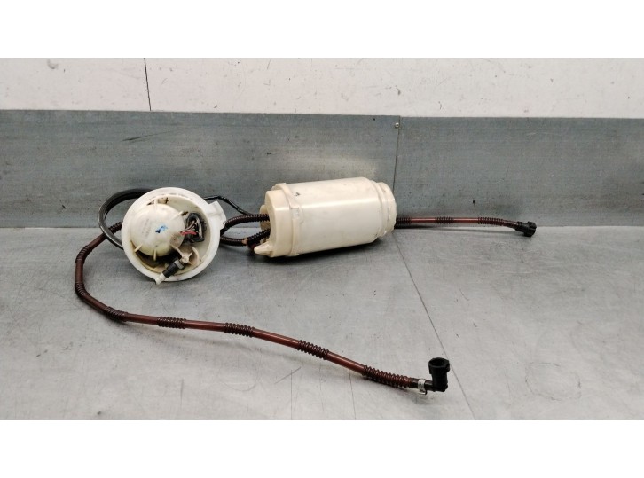 Replacement fuel level sender for Volkswagen Touareg (7LA, 7L6, 7L7) 3.2 V6, OEM IAM references 7L6919679B 7L6919087F
