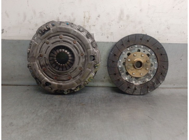 Recambio de kit embrague para ssangyong rodius i 2.7 xdi referencia OEM IAM D27DT 