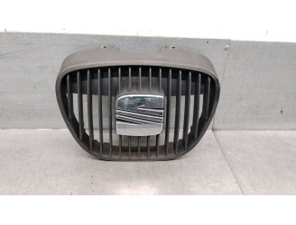 Replacement front grille for SEAT Ibiza III (6L1) 1.4 TDI, OEM IAM reference 6L0853651 6L0853651D