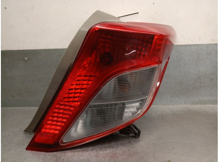 Replacement right tail light for Toyota Yaris (_P13_) 1.4 D (NLP130_), OEM IAM reference 815510D370 815510D370
