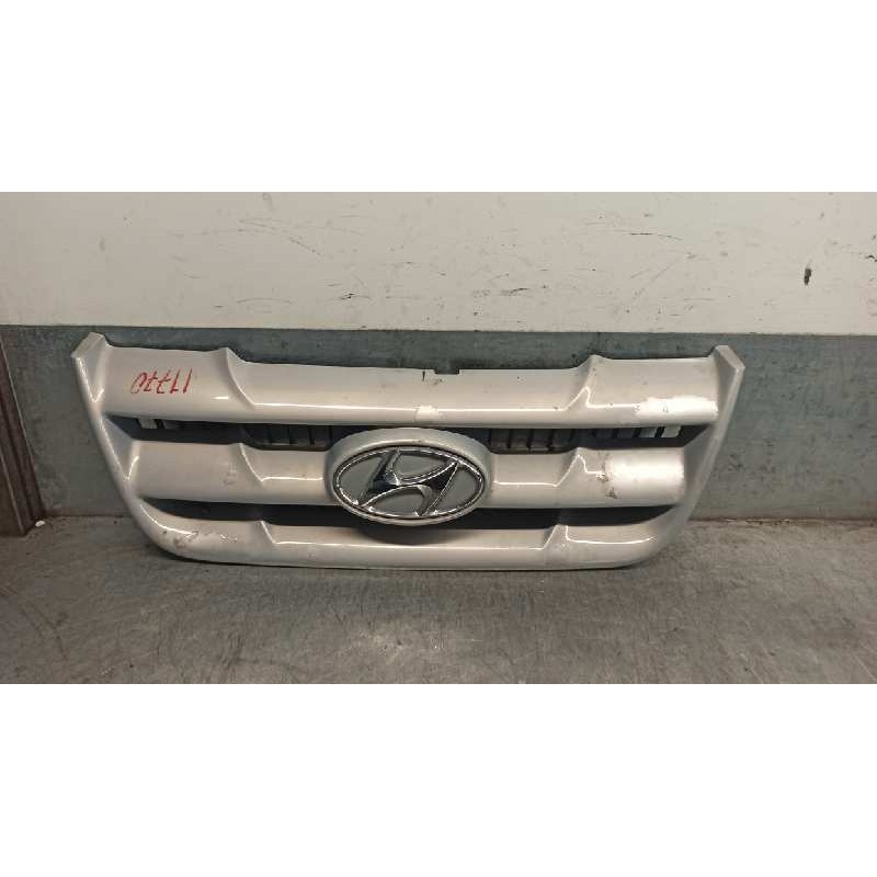 Recambio de rejilla delantera para hyundai matrix (fc) 1.8 cat referencia OEM IAM 8636117010 