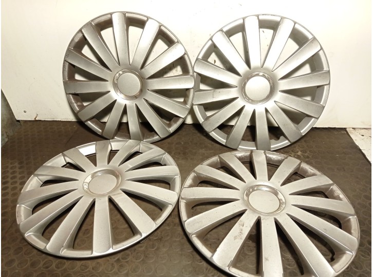 Recambio de tapacubos para nissan pulsar hatchback (c13) 1.2 dig-t referencia OEM IAM R16 