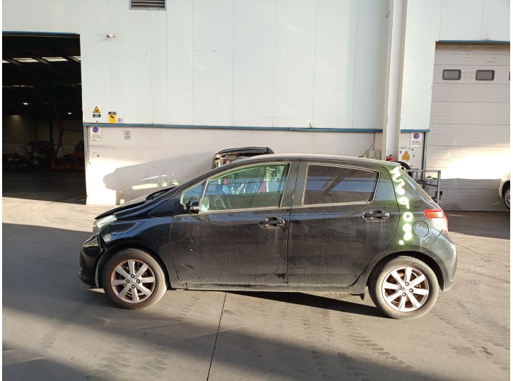 TOYOTA YARIS (_P13_)