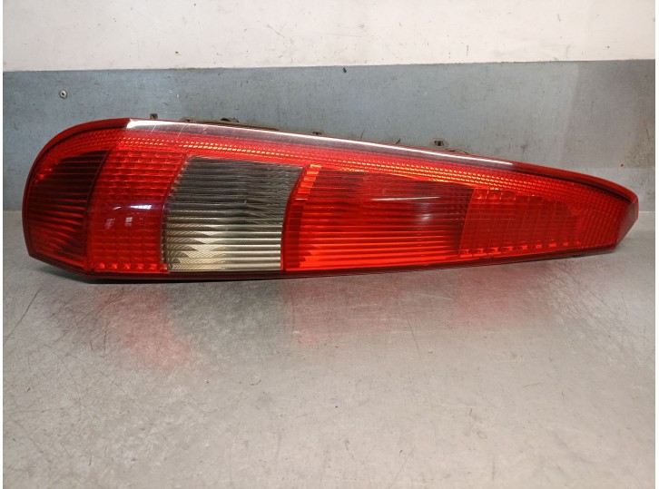 Replacement left tail light for Ford Fiesta V (JH_, JD_) 1.6 TDCi, OEM/IAM reference 2S6113N004A 1324578