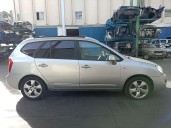 2007 Kia Carens III minivan (UN)