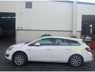 opel astra j sports tourer (p10) del año 2015