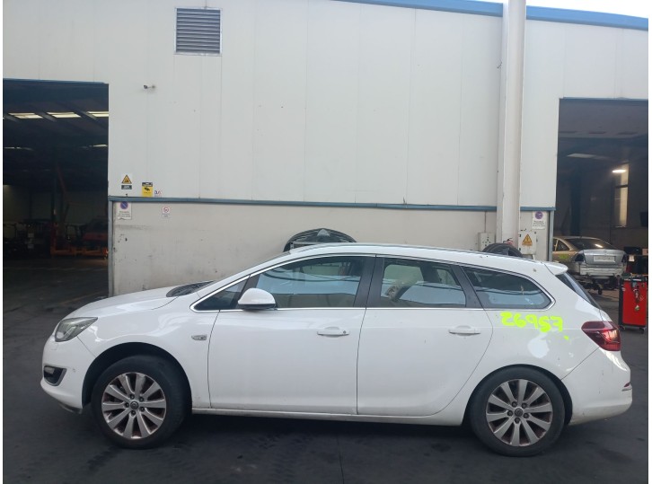 opel astra j sports tourer (p10) del año 2015