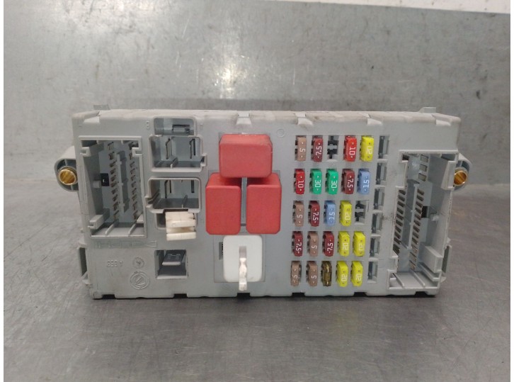 Replacement relay / fuse box for Fiat Bravo II (198_) 1.6 D Multijet (198AXH1B), OEM IAM reference 51829178