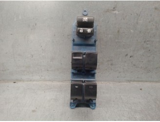 Replacement left front power window switch for Toyota Verso (_R2_) 1.6 D4-D (WAR20_). OEM/IAM references: 840400F080 840400