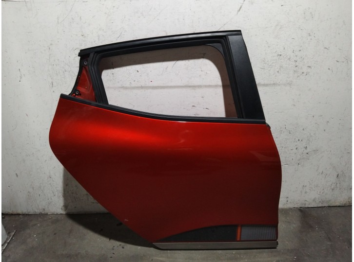 Recambio de puerta trasera derecha para renault clio v (b7_) 1.0 lpg (b7mt) referencia OEM IAM 821004962R 821004962R 