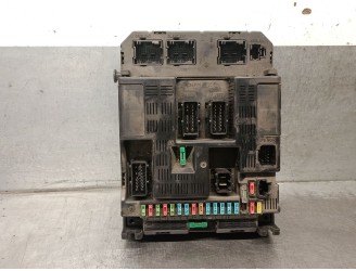 Replacement relay / fuse box for Peugeot 307 (3A/C) 2.0 HDi 90, OEM/IAM reference 9636760580