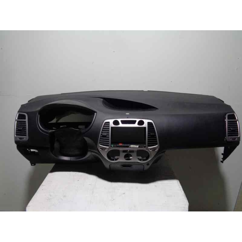 Recambio de salpicadero para hyundai i20 1.4 crdi cat referencia OEM IAM  NEGRO 