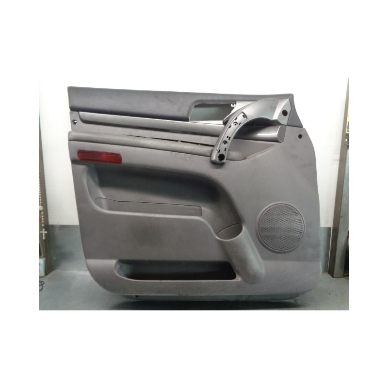 Recambio de guarnecido puerta delantera izquierda para ssangyong rodius xdi referencia OEM IAM 7227121000  