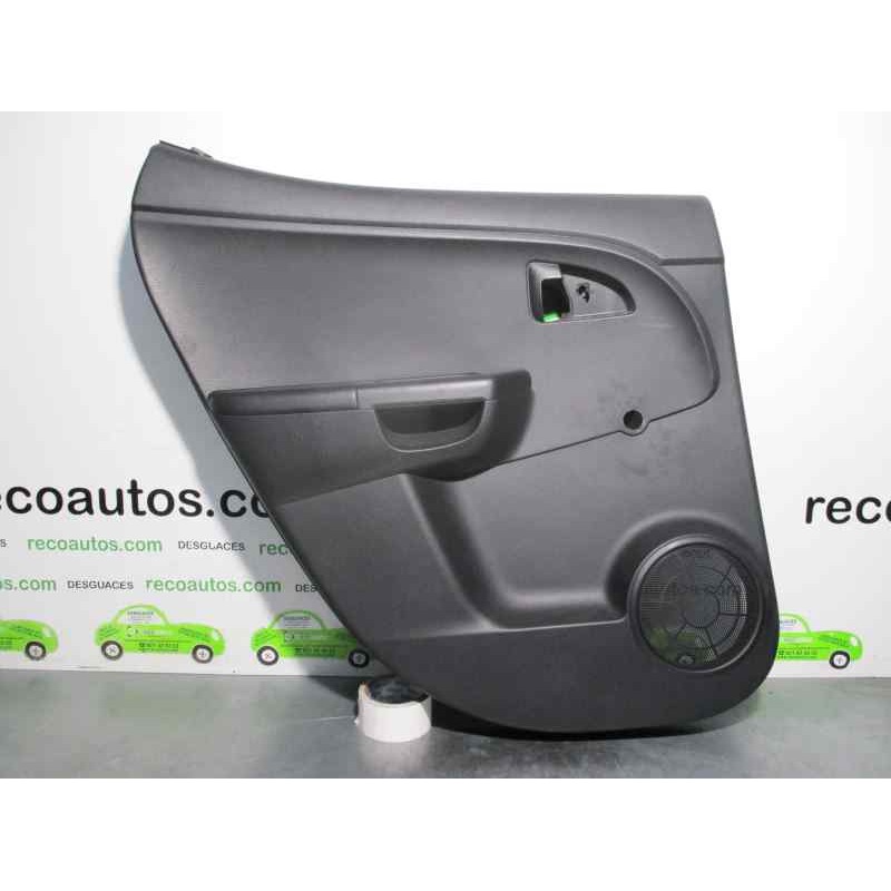 Recambio de guarnecido puerta trasera izquierda para kia venga 1.4 cat referencia OEM IAM 833011P000EQ  