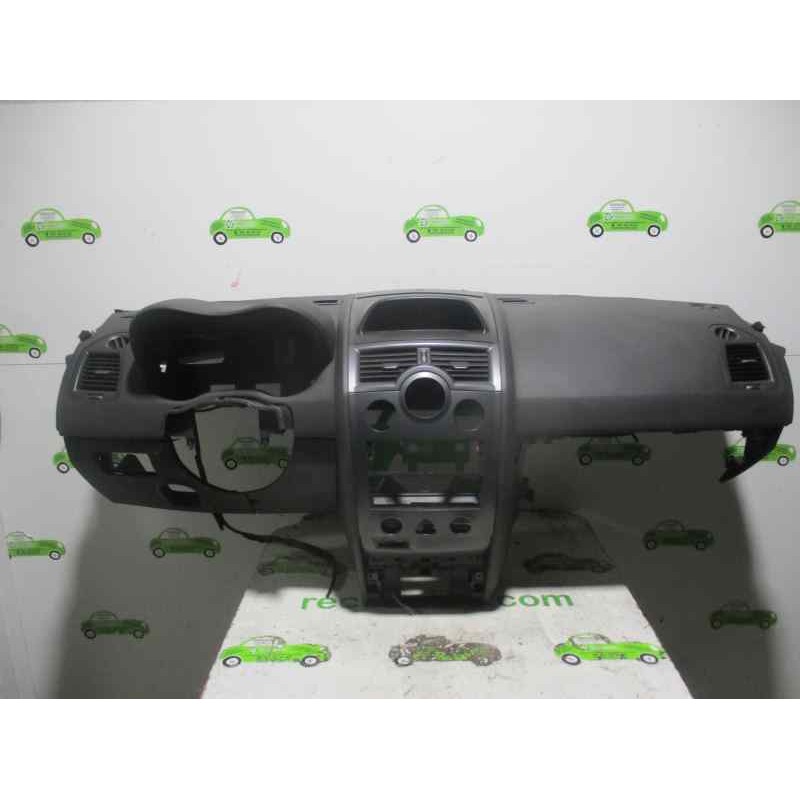 Recambio de salpicadero para renault megane ii coupe/cabrio 1.6 16v referencia OEM IAM  NEGRO 