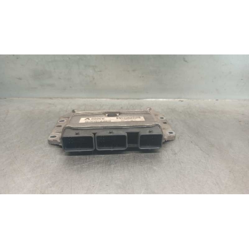 Recambio de centralita motor uce para renault megane ii familiar 1.6 16v referencia OEM IAM 8200298457  