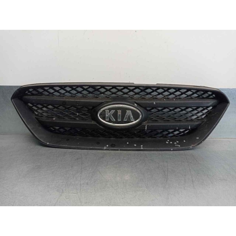 Recambio de rejilla delantera para kia carens (un) 2.0 crdi referencia OEM IAM 8639010000  