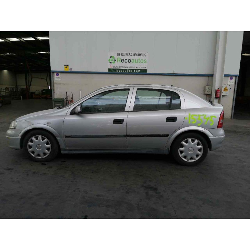 opel astra g berlina del año 2000