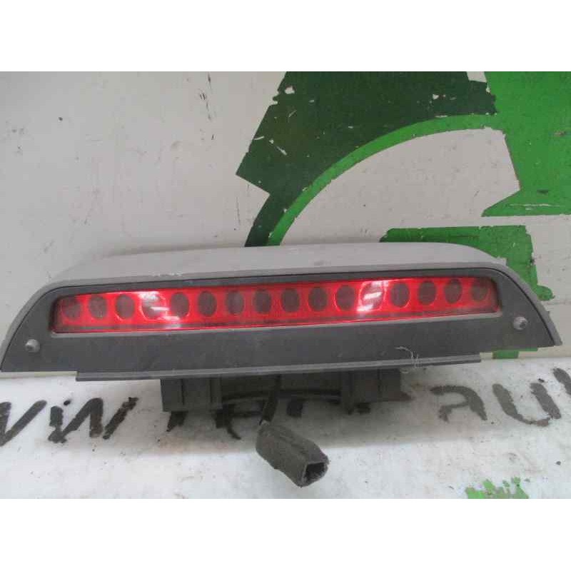 Recambio de luz central de freno para kia carens 2.0 turbodiesel cat referencia OEM IAM 0K2FB5158044  