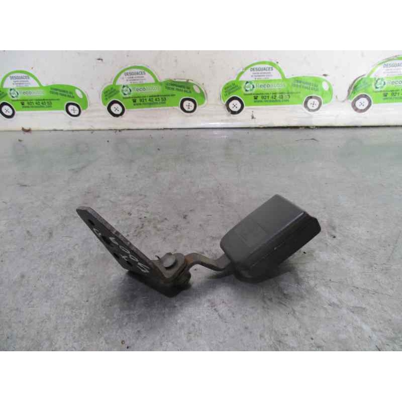 Recambio de enganche cinturon para peugeot 407 sw 1.6 hdi referencia OEM IAM SINREFE  5 PUERTAS