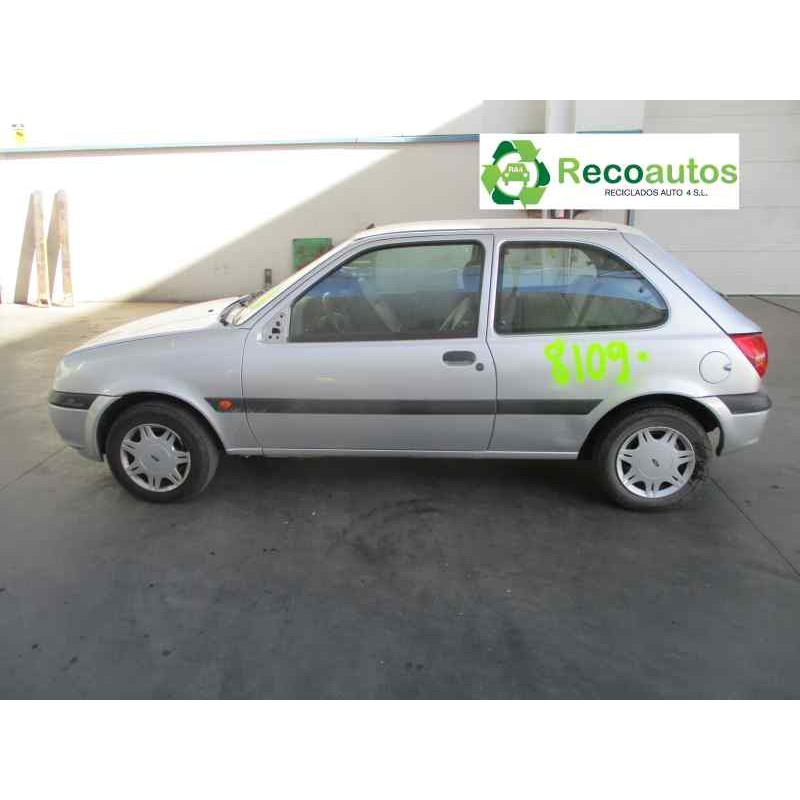 ford fiesta berlina (dx) del año 2000