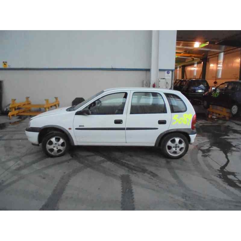 opel corsa b del año 2000