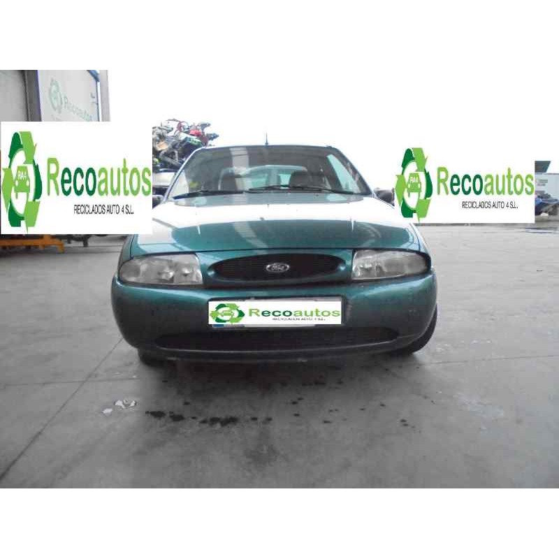 ford fiesta berlina del año 1999