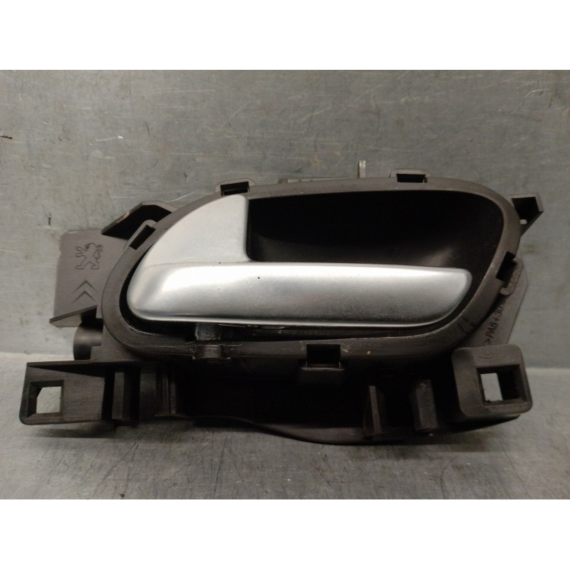 Recambio de maneta interior delantera izquierda para peugeot 208 1.2 12v vti referencia OEM IAM 96555518VV  