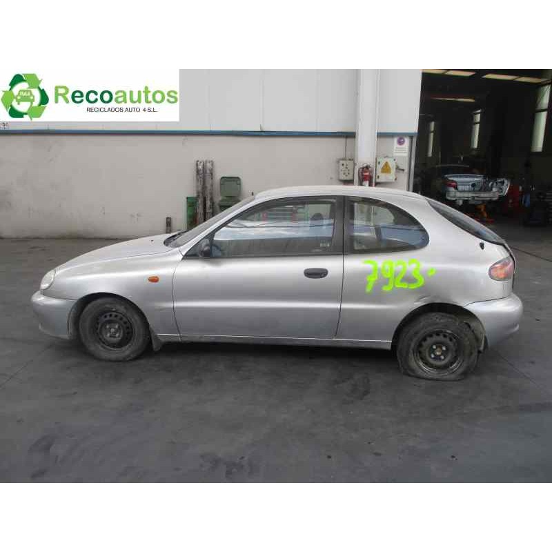 daewoo lanos del año 2001